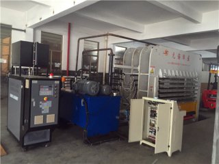 電加熱導(dǎo)熱油爐如何配套反應(yīng)釜？